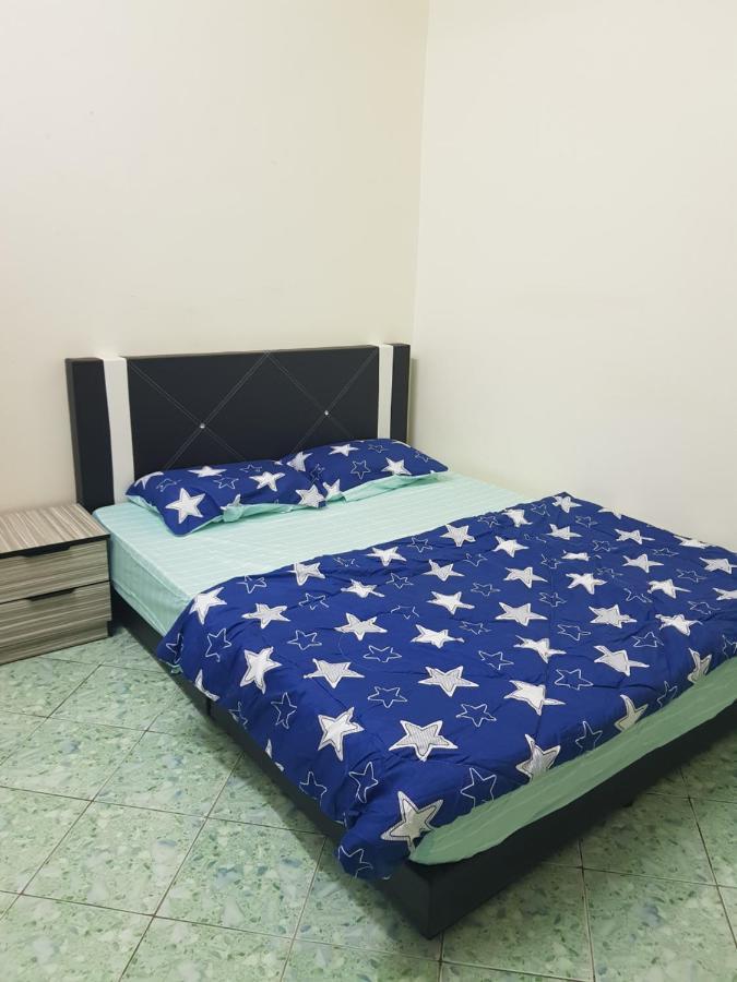 Homestay Che Wan 콴탄 외부 사진