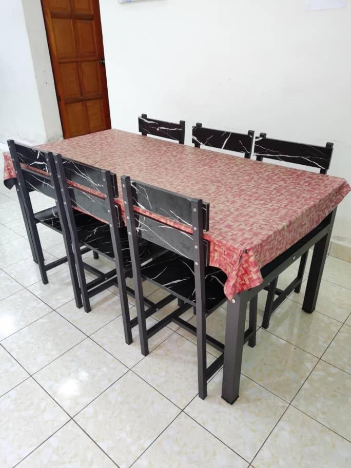 Homestay Che Wan 콴탄 외부 사진